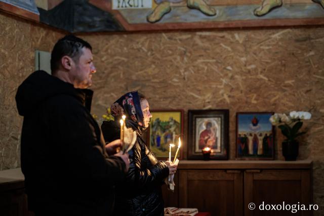 Sfânta Liturghie din Joia Mare la Parohia „Sf. Maxim Mărturisitorul - Sf. Grigorie Palama” Copou