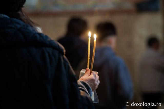 Sfânta Liturghie din Joia Mare la Parohia „Sf. Maxim Mărturisitorul - Sf. Grigorie Palama” Copou