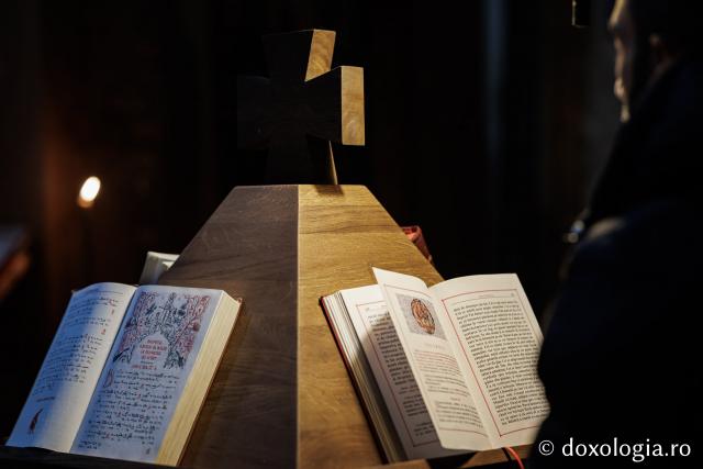 Sfânta Liturghie din Joia Mare la Parohia „Sf. Maxim Mărturisitorul - Sf. Grigorie Palama” Copou