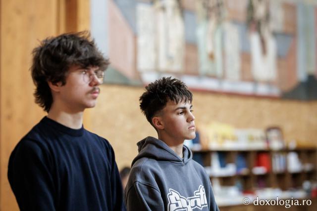 Sfânta Liturghie din Joia Mare la Parohia „Sf. Maxim Mărturisitorul - Sf. Grigorie Palama” Copou