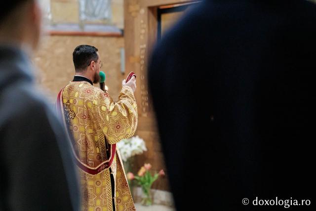 Sfânta Liturghie din Joia Mare la Parohia „Sf. Maxim Mărturisitorul - Sf. Grigorie Palama” Copou