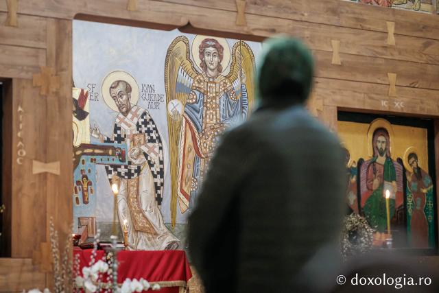 Sfânta Liturghie din Joia Mare la Parohia „Sf. Maxim Mărturisitorul - Sf. Grigorie Palama” Copou