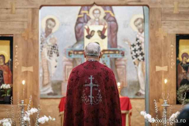 Sfânta Liturghie din Joia Mare la Parohia „Sf. Maxim Mărturisitorul - Sf. Grigorie Palama” Copou