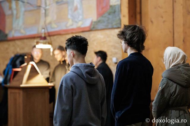 Sfânta Liturghie din Joia Mare la Parohia „Sf. Maxim Mărturisitorul - Sf. Grigorie Palama” Copou