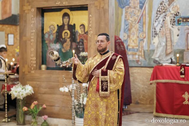 Sfânta Liturghie din Joia Mare la Parohia „Sf. Maxim Mărturisitorul - Sf. Grigorie Palama” Copou