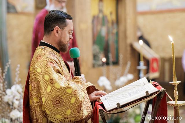 Sfânta Liturghie din Joia Mare la Parohia „Sf. Maxim Mărturisitorul - Sf. Grigorie Palama” Copou