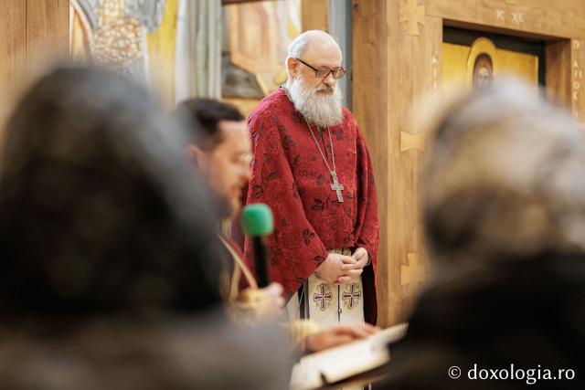 Sfânta Liturghie din Joia Mare la Parohia „Sf. Maxim Mărturisitorul - Sf. Grigorie Palama” Copou