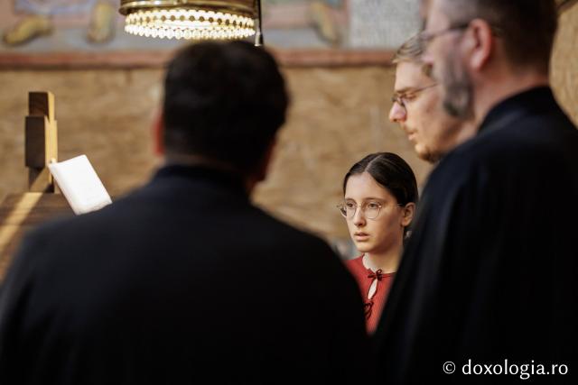 Sfânta Liturghie din Joia Mare la Parohia „Sf. Maxim Mărturisitorul - Sf. Grigorie Palama” Copou