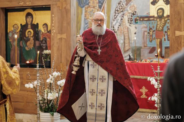 Sfânta Liturghie din Joia Mare la Parohia „Sf. Maxim Mărturisitorul - Sf. Grigorie Palama” Copou