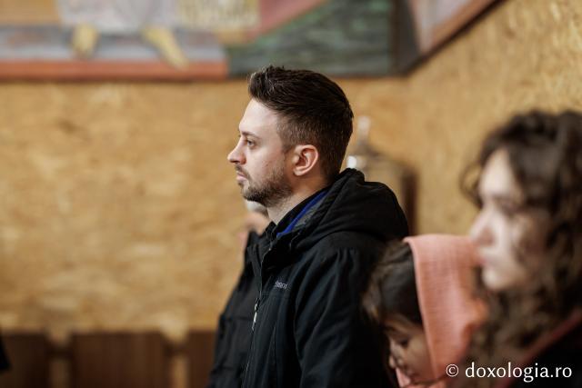 Sfânta Liturghie din Joia Mare la Parohia „Sf. Maxim Mărturisitorul - Sf. Grigorie Palama” Copou