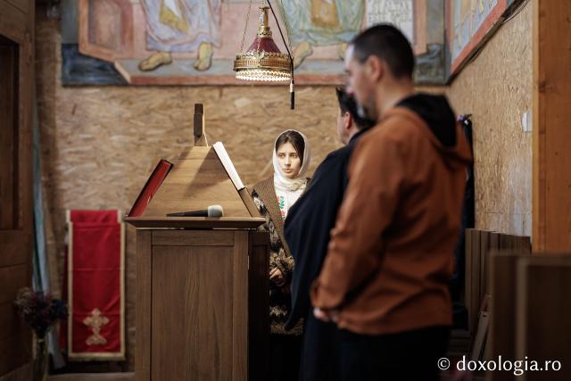 Sfânta Liturghie din Joia Mare la Parohia „Sf. Maxim Mărturisitorul - Sf. Grigorie Palama” Copou