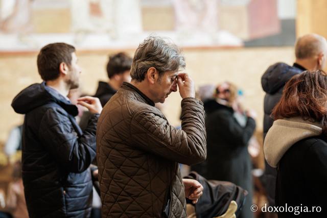 Sfânta Liturghie din Joia Mare la Parohia „Sf. Maxim Mărturisitorul - Sf. Grigorie Palama” Copou