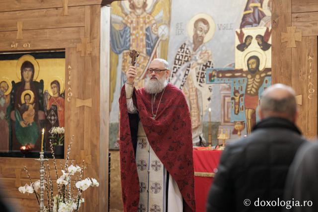Sfânta Liturghie din Joia Mare la Parohia „Sf. Maxim Mărturisitorul - Sf. Grigorie Palama” Copou