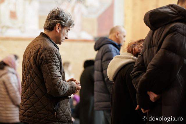 Sfânta Liturghie din Joia Mare la Parohia „Sf. Maxim Mărturisitorul - Sf. Grigorie Palama” Copou