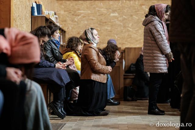 Sfânta Liturghie din Joia Mare la Parohia „Sf. Maxim Mărturisitorul - Sf. Grigorie Palama” Copou