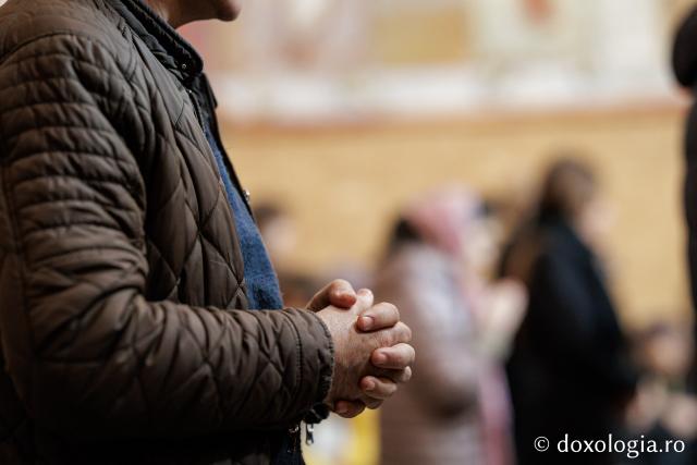 Sfânta Liturghie din Joia Mare la Parohia „Sf. Maxim Mărturisitorul - Sf. Grigorie Palama” Copou