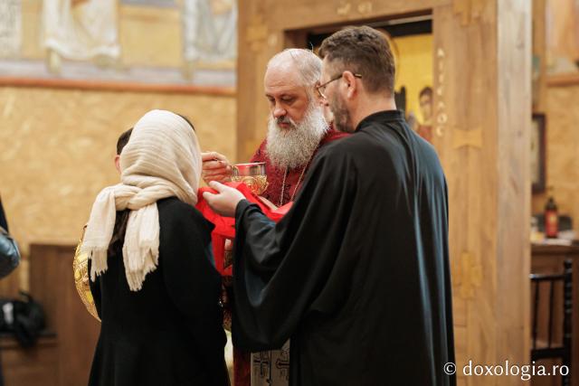Sfânta Liturghie din Joia Mare la Parohia „Sf. Maxim Mărturisitorul - Sf. Grigorie Palama” Copou
