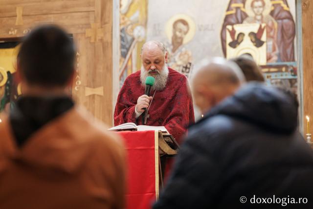 Sfânta Liturghie din Joia Mare la Parohia „Sf. Maxim Mărturisitorul - Sf. Grigorie Palama” Copou