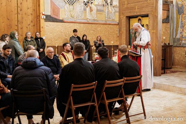 Sfânta Liturghie din Joia Mare la Parohia „Sf. Maxim Mărturisitorul - Sf. Grigorie Palama” Copou