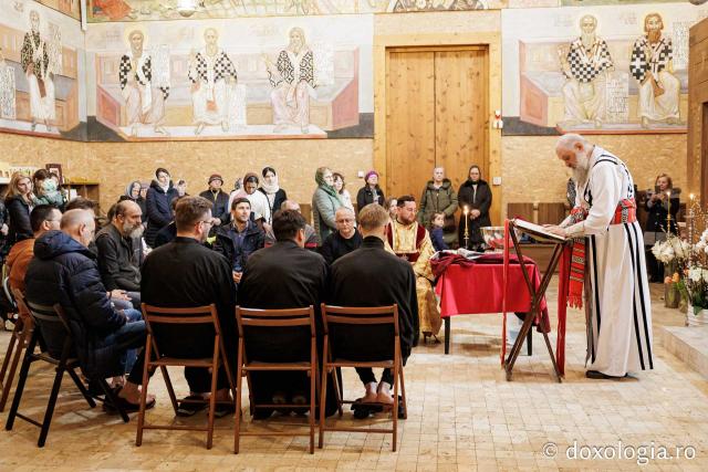 Sfânta Liturghie din Joia Mare la Parohia „Sf. Maxim Mărturisitorul - Sf. Grigorie Palama” Copou