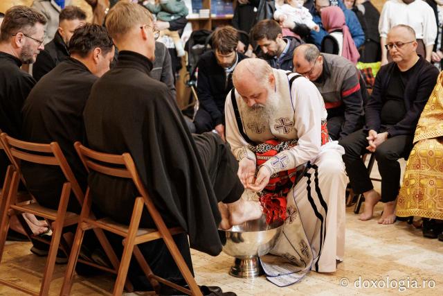 Sfânta Liturghie din Joia Mare la Parohia „Sf. Maxim Mărturisitorul - Sf. Grigorie Palama” Copou