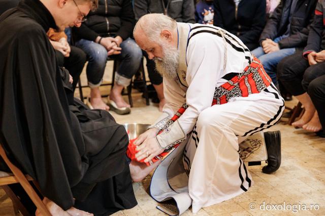 Sfânta Liturghie din Joia Mare la Parohia „Sf. Maxim Mărturisitorul - Sf. Grigorie Palama” Copou