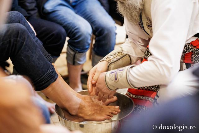 Sfânta Liturghie din Joia Mare la Parohia „Sf. Maxim Mărturisitorul - Sf. Grigorie Palama” Copou