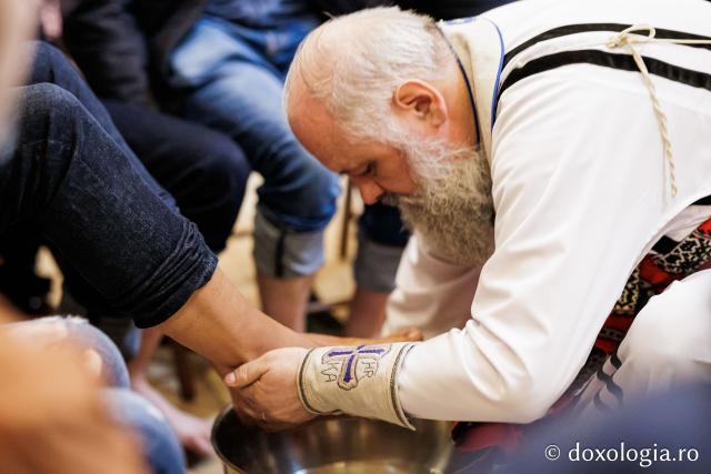 Sfânta Liturghie din Joia Mare la Parohia „Sf. Maxim Mărturisitorul - Sf. Grigorie Palama” Copou