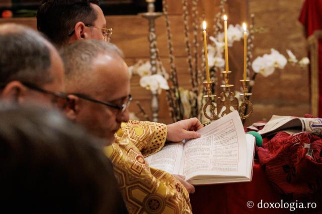 Sfânta Liturghie din Joia Mare la Parohia „Sf. Maxim Mărturisitorul - Sf. Grigorie Palama” Copou