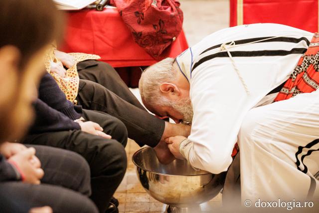 Sfânta Liturghie din Joia Mare la Parohia „Sf. Maxim Mărturisitorul - Sf. Grigorie Palama” Copou