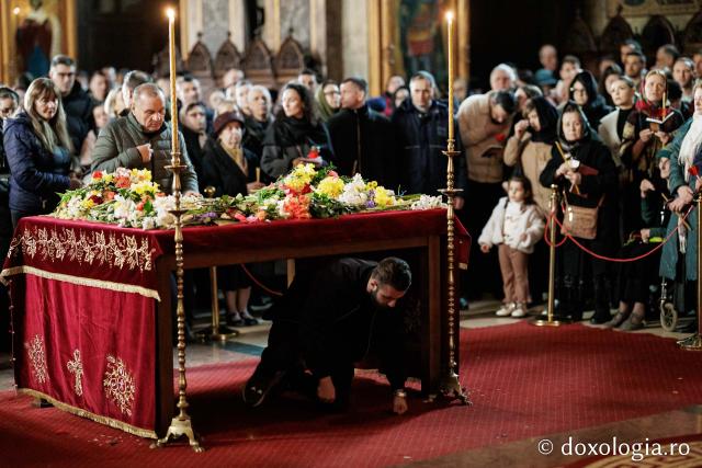 (Foto) Prohodul Domnului la Catedrala Mitropolitana din Iași – 2026