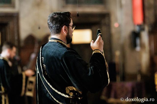 (Foto) Prohodul Domnului la Catedrala Mitropolitana din Iași – 2026