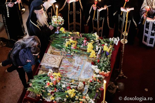 (Foto) Prohodul Domnului la Catedrala Mitropolitana din Iași – 2026