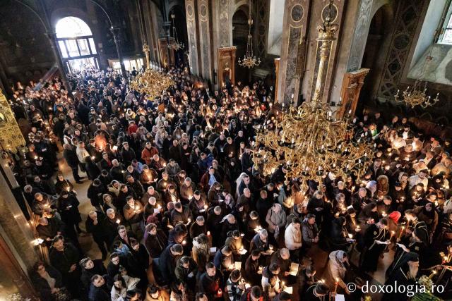 (Foto) Prohodul Domnului la Catedrala Mitropolitana din Iași – 2026