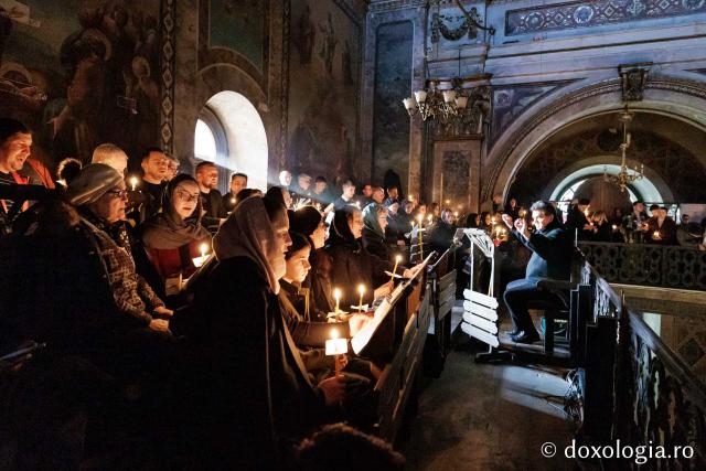(Foto) Prohodul Domnului la Catedrala Mitropolitana din Iași – 2026