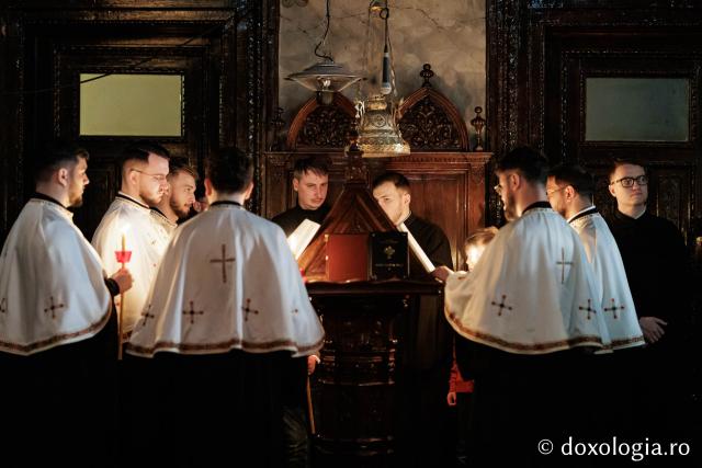 (Foto) Prohodul Domnului la Catedrala Mitropolitana din Iași – 2026