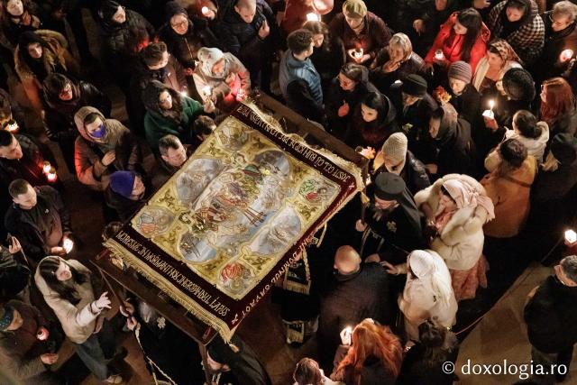 (Foto) Prohodul Domnului la Catedrala Mitropolitana din Iași – 2026