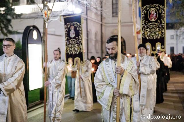(Foto) Prohodul Domnului la Catedrala Mitropolitana din Iași – 2026