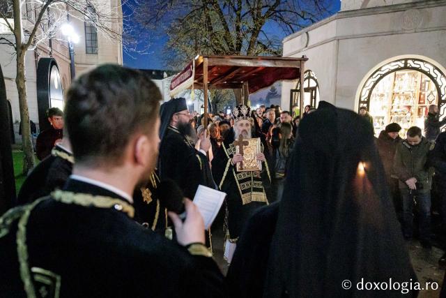 (Foto) Prohodul Domnului la Catedrala Mitropolitana din Iași – 2026