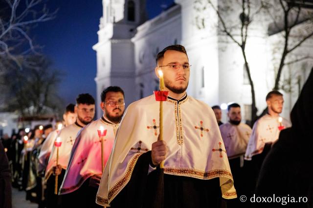 (Foto) Prohodul Domnului la Catedrala Mitropolitana din Iași – 2026
