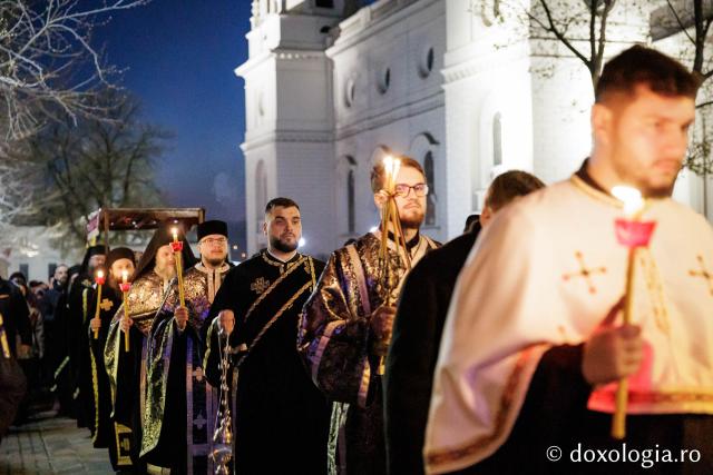 (Foto) Prohodul Domnului la Catedrala Mitropolitana din Iași – 2026