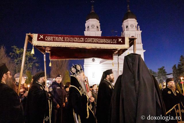 (Foto) Prohodul Domnului la Catedrala Mitropolitana din Iași – 2026
