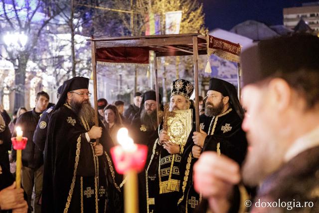 (Foto) Prohodul Domnului la Catedrala Mitropolitana din Iași – 2026
