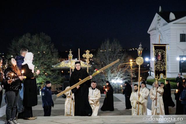 (Foto) Prohodul Domnului la Catedrala Mitropolitana din Iași – 2026