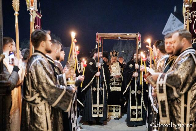 (Foto) Prohodul Domnului la Catedrala Mitropolitana din Iași – 2026