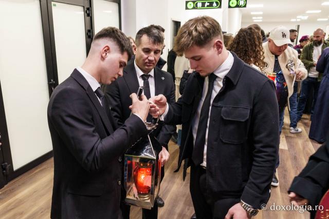 De la Ierusalim la Iași: Sfânta Lumină, primită la Catedrala Mitropolitană