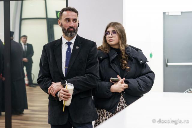 De la Ierusalim la Iași: Sfânta Lumină, primită la Catedrala Mitropolitană