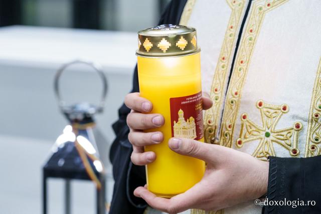De la Ierusalim la Iași: Sfânta Lumină, primită la Catedrala Mitropolitană