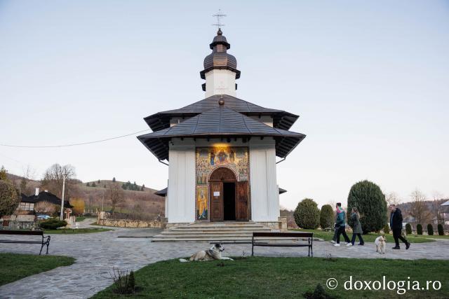 Marea Luni la Mănăstirea Almaș din județul Neamț