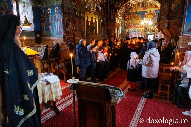 Marea Luni la Mănăstirea Almaș din județul Neamț